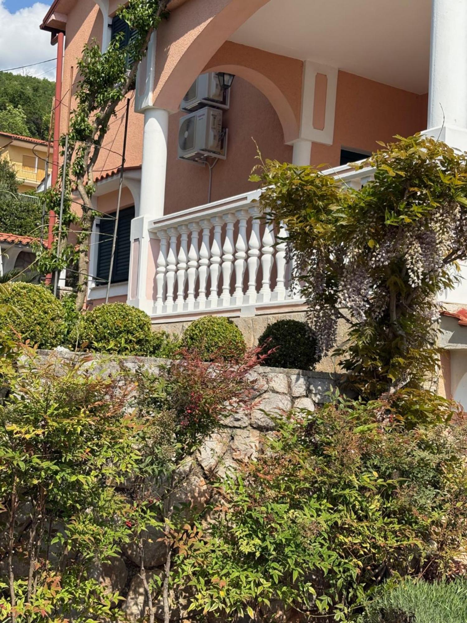 Bed And Breakfast Villa Iris Mošćenička Draga Екстериор снимка