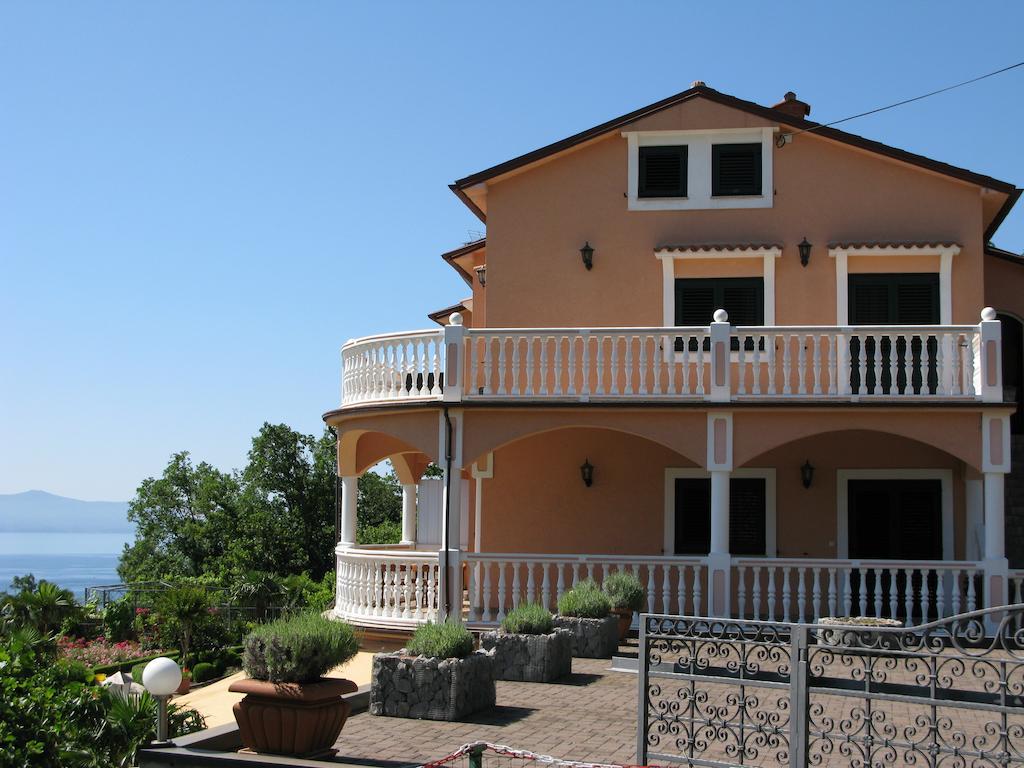 Bed And Breakfast Villa Iris Mošćenička Draga Екстериор снимка